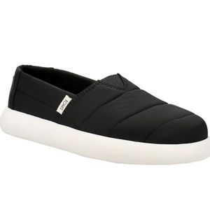 Tom’s slip on shoes (NIB)